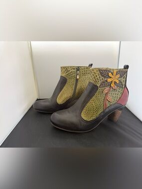 Women's L’artiste  spring step Leather Ankle Boots Size 8
